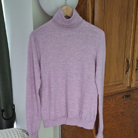 346 Brooks Brothers Size L Lavendar Turtleneck Sweater - Picture 1 of 5